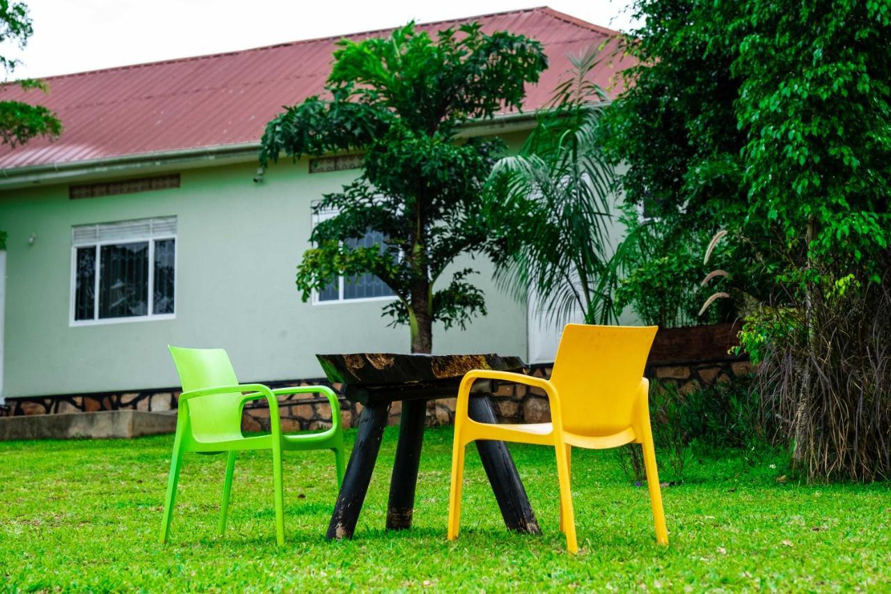 Airport Unique Hotel Entebbe Ngoại thất bức ảnh