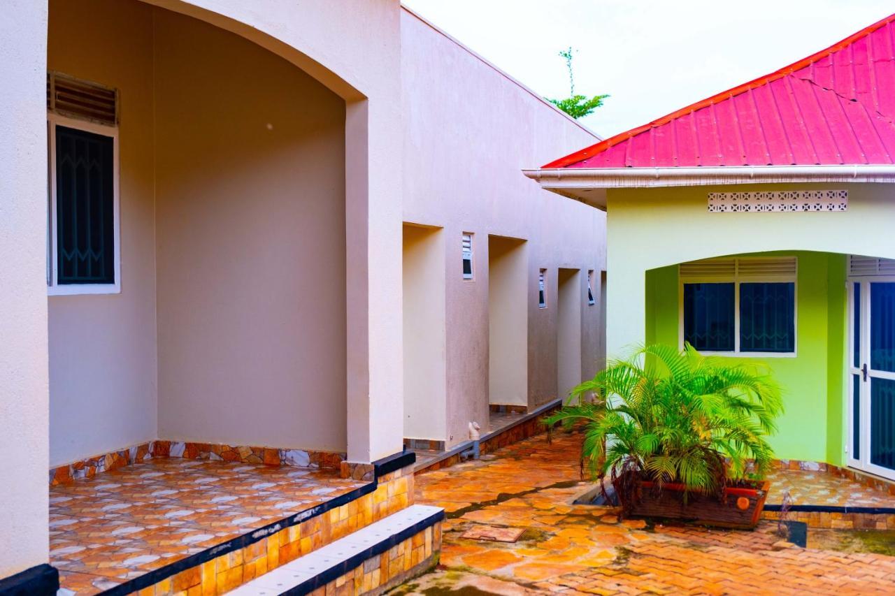 Airport Unique Hotel Entebbe Ngoại thất bức ảnh